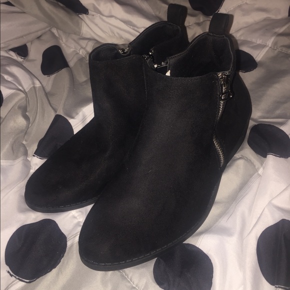 Ankle Boots - Picture 3 of 3